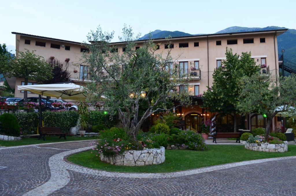 Hotel La Grotte San Donato Val di Comino Exterior photo